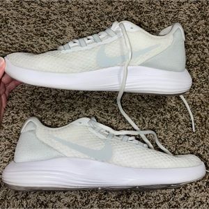 Nike Lunar Converge Women’s Running Shoes